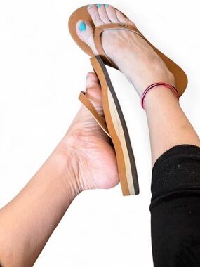 Tan Layered Sole Flip Flop Sandals – Women’s Casual Tan Thong